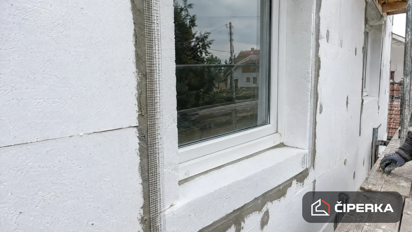 Zateplené ostění okna při zateplování fasády